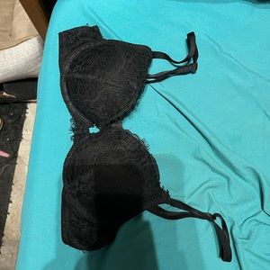 black vs bra